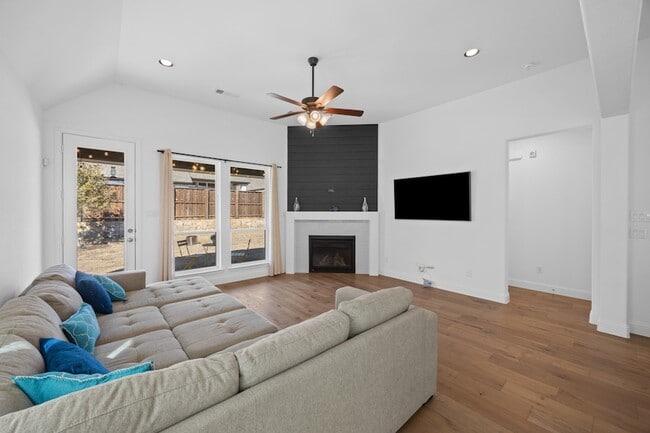 Building Photo - 2130 Sun Meadow Dr