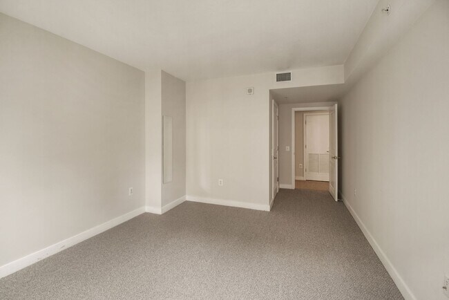 Building Photo - $400 Off! Professionally Managed, Spacious...