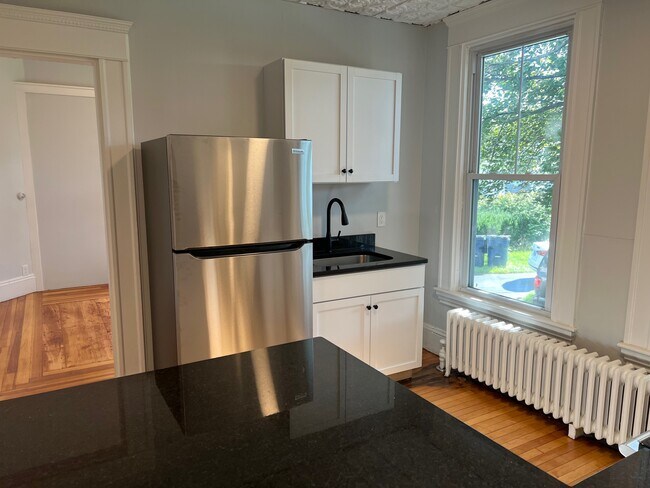 Building Photo - 34 Birch St