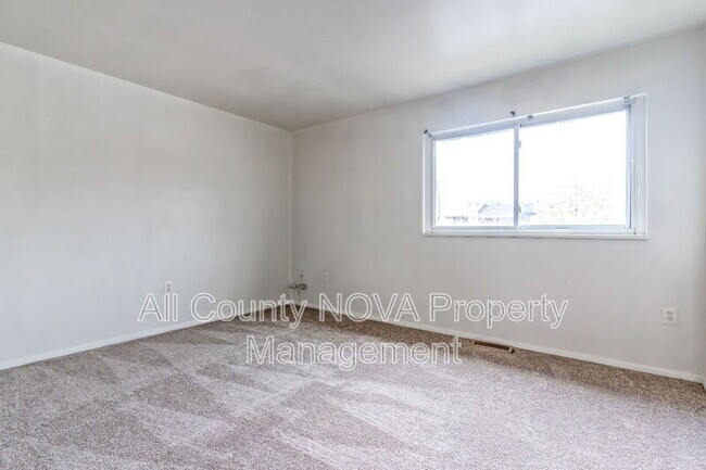 Building Photo - 906 Anvil Rd