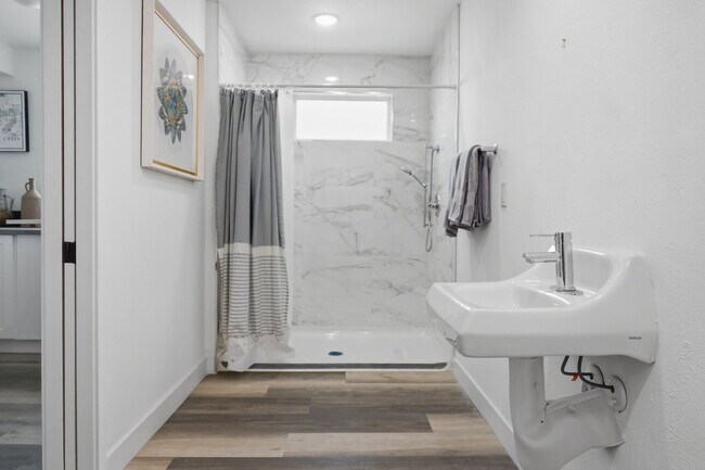 Building Photo - 2837 San Marino St