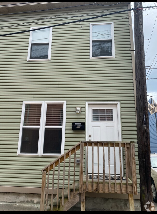 Building Photo - 3951 Clement Way