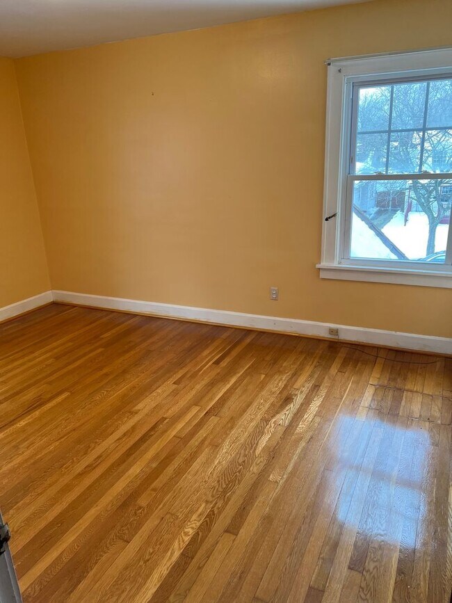 Building Photo - Beautiful Cleveland Heights Colonial