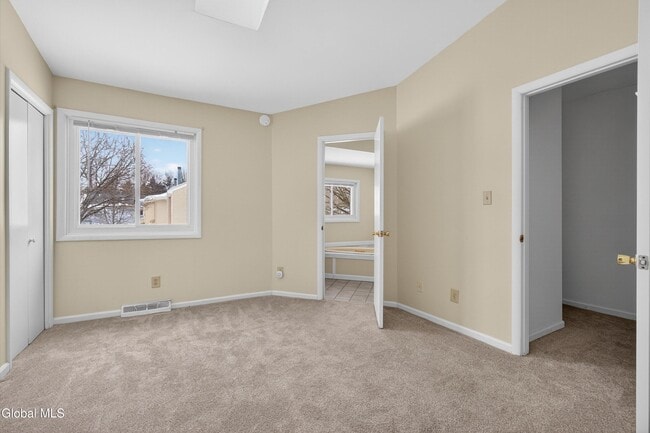 Building Photo - 17 Derby Dr