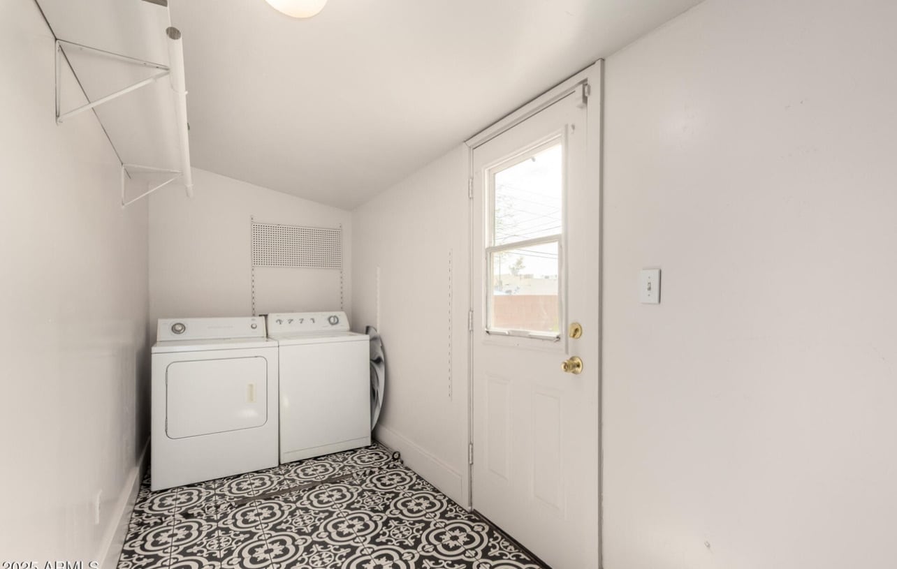 Laundry - 1505 W Pierce St
