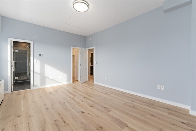 Building Photo - 8 Whittier Pl