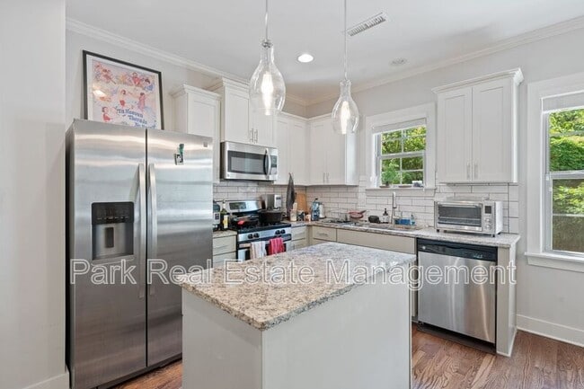 Building Photo - 1111 W Murray Ave