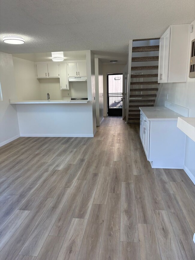 Building Photo - hbr4882