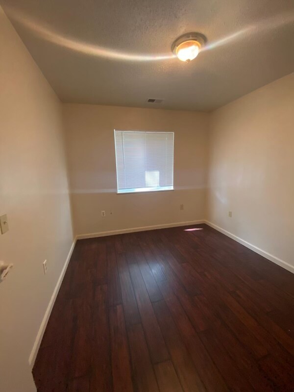 Building Photo - 656 Palisades Dr