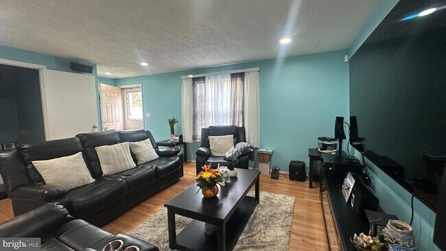 Building Photo - 8111 Brown Ct