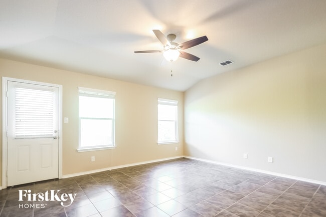 Building Photo - 2115 Emerald Edge