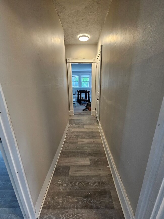 Building Photo - 6710 Vine St