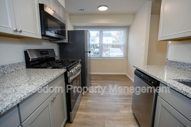 Building Photo - 8343 Irongate Way