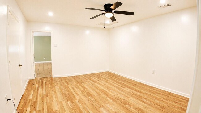 Building Photo - 9507 Wellsworth Dr