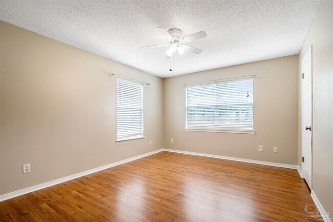 Building Photo - 5320 Powrie Dr