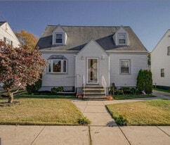 Building Photo - 1113 Logan Ave