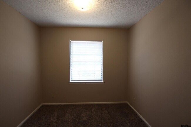 Building Photo - 2520 Delmar St