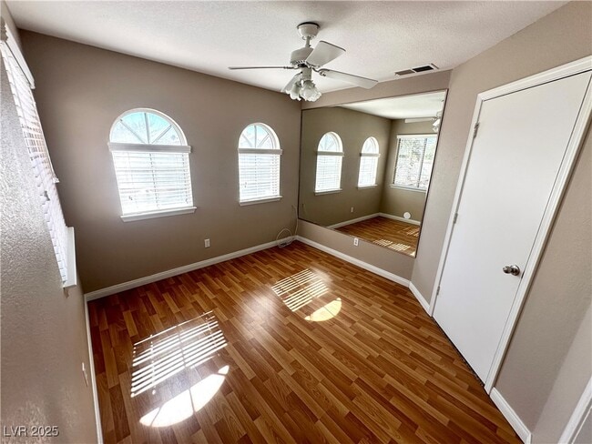 Building Photo - 2433 Twin Flower Cir