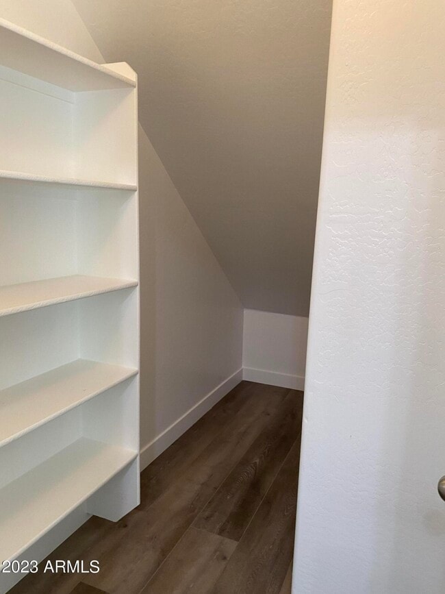 Building Photo - 2725 E Mine Creek Rd