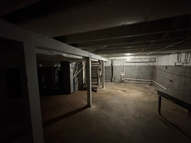 Building Photo - 516 Cutler St