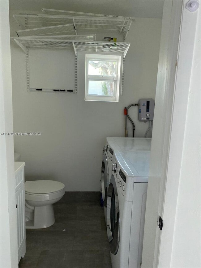 Building Photo - 6880 SW 77th Terrace