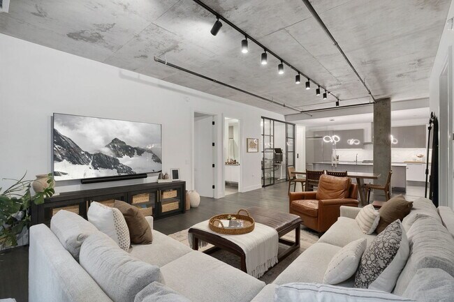 Building Photo - 111 S Peoria St