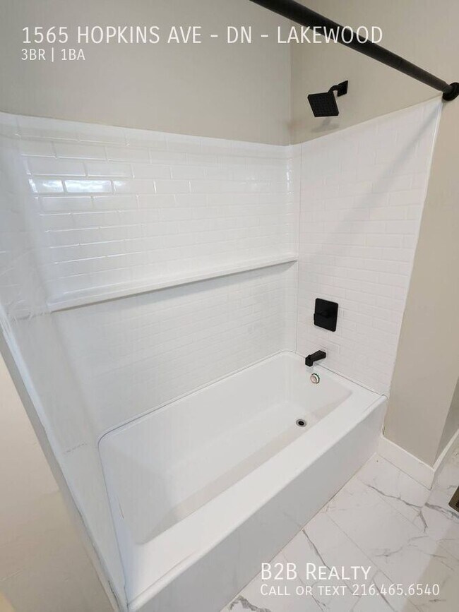 Building Photo - 1565 Hopkins Ave