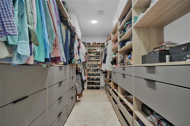Building Photo - 6111 SW 86th St