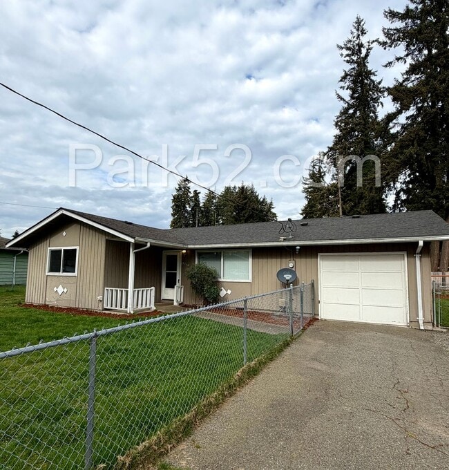 Building Photo - Spanaway Area 3 Bedroom Rambler