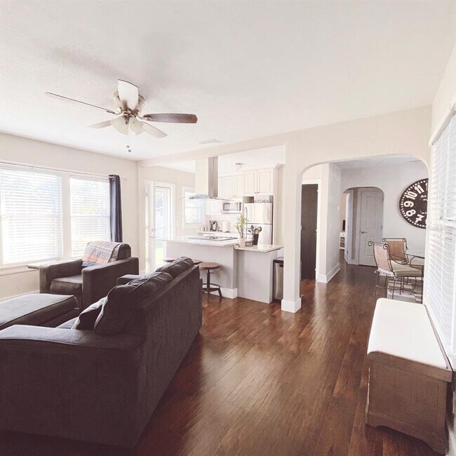 Building Photo - 4120 2nd Ave S