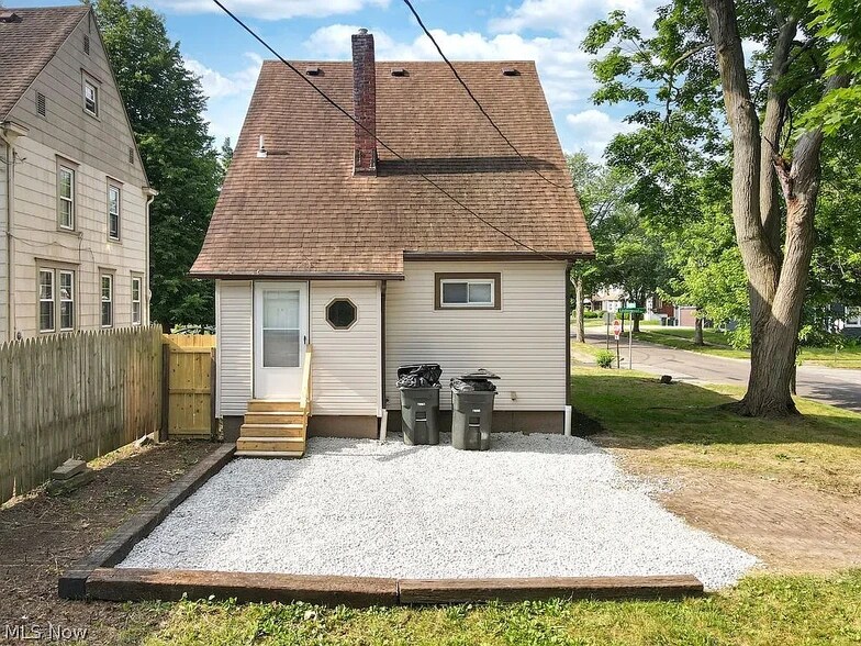 Building Photo - 411 Lindenwood Ave