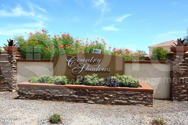 Building Photo - 3105 E Vallejo Dr