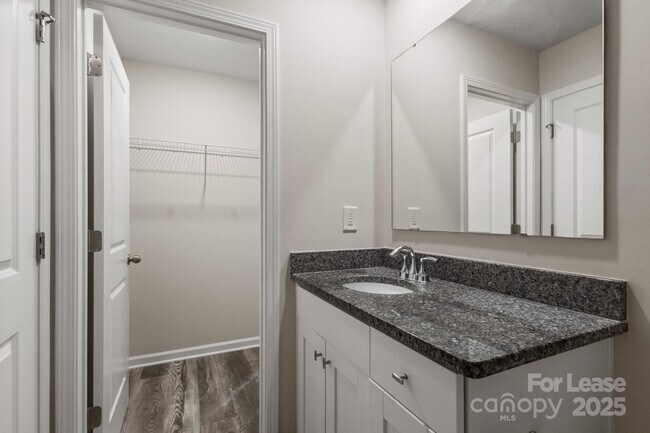 Building Photo - 117 Dogwood Vlg Trl