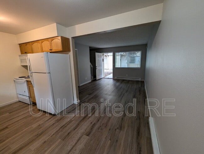 Building Photo - 319 N Park St