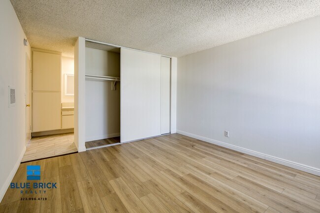 Building Photo - 5452 Corteen Pl