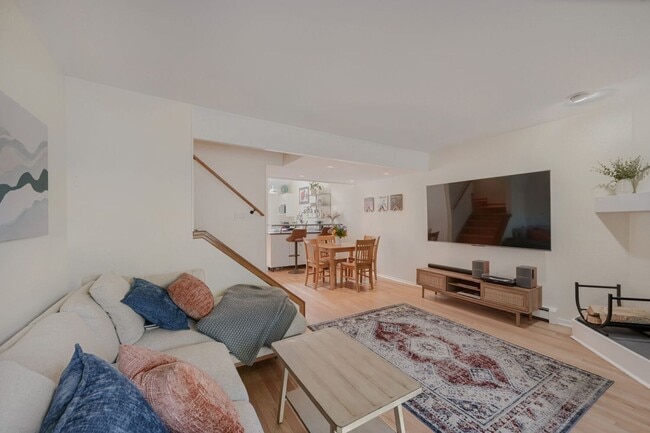Building Photo - 3015 Edison Ct