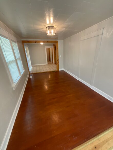 Building Photo - 416 E Hillside Dr