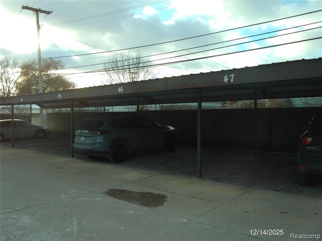 Building Photo - 22843 Grove St