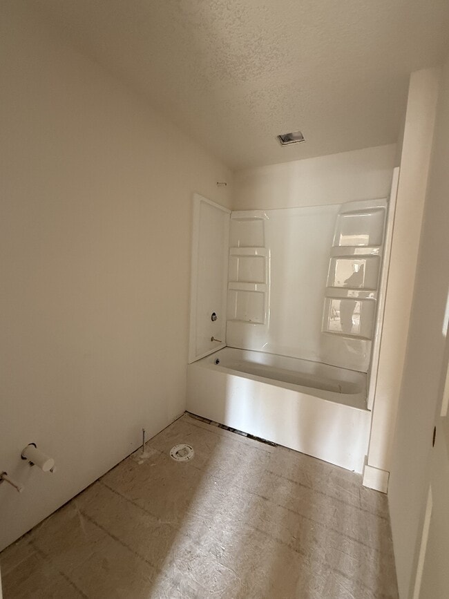 Building Photo - 5301 Urbandale Ave