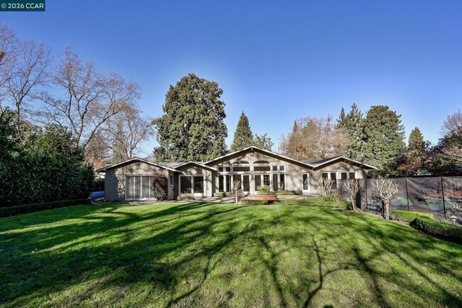 Building Photo - 161 La Serena Ave