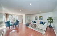 Building Photo - 360 S Kenmore Ave