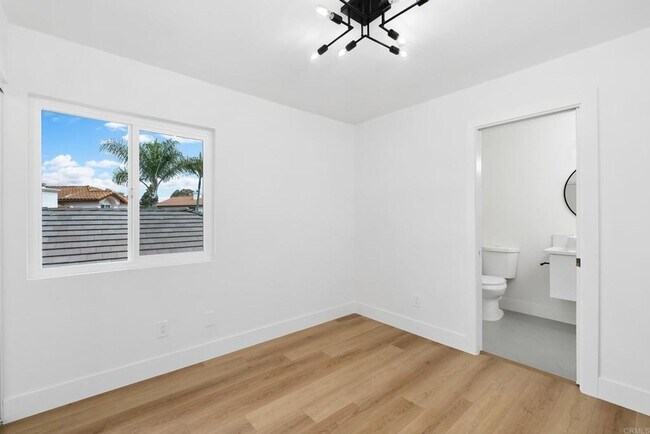 Building Photo - Oceanside Home - 3 Bedroom 2-1/2 Bathroom - Renovated