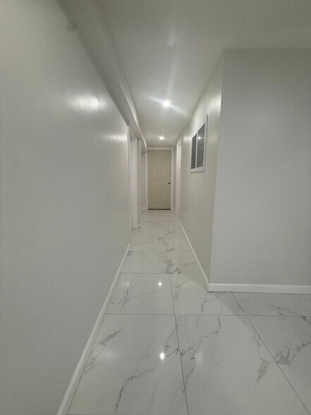 Building Photo - 61 Forest Rd