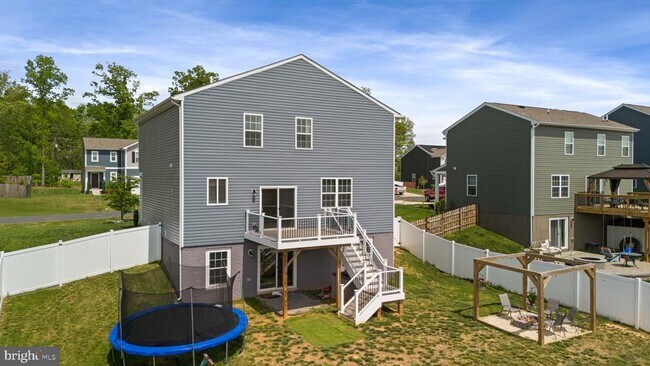 Building Photo - 35418 River Bend Dr