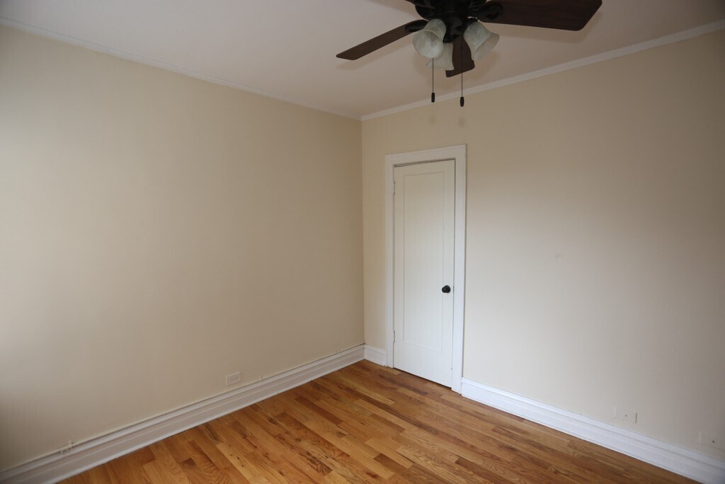 Building Photo - 4742 N Hermitage Ave