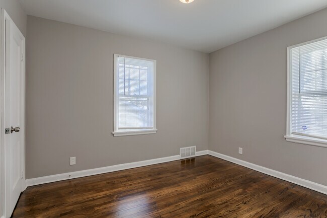 Building Photo - 3185 Stone Ave