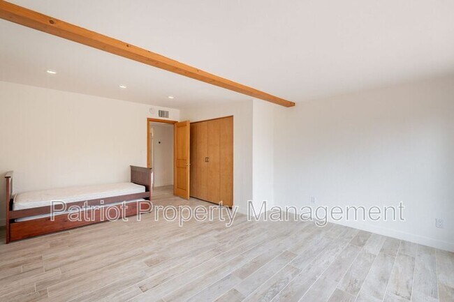 Building Photo - 7024 E Orange Blossom Ln