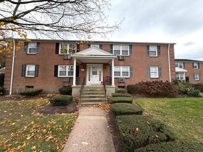 Primary Photo - 27 Brewster Rd