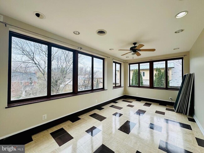 Building Photo - 3007 Oliver St NW