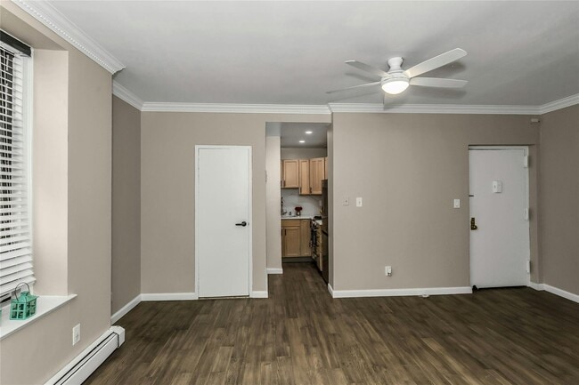 Building Photo - 310 Riverside Blvd
